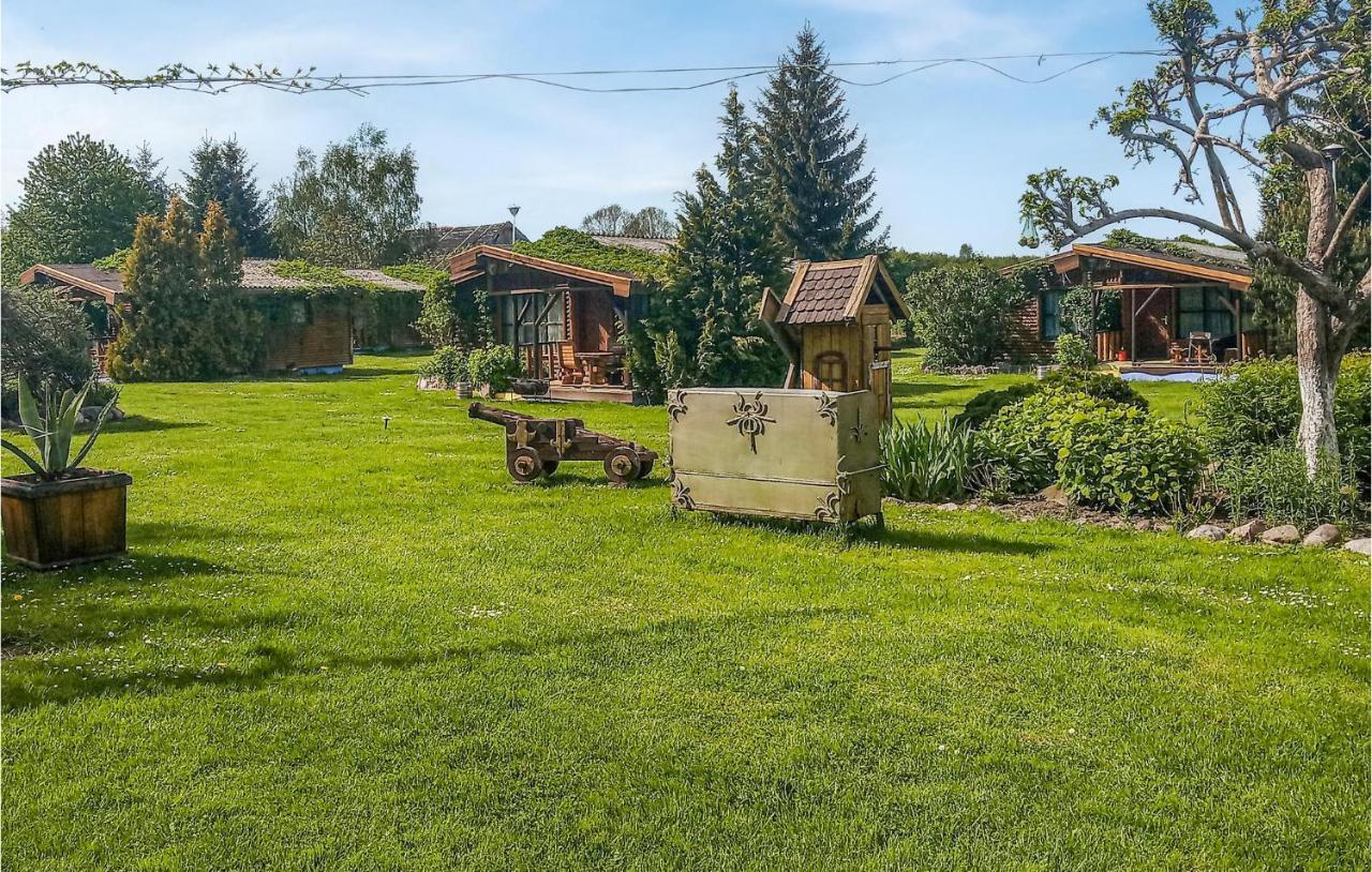 Amazing Home In Wilczeta With Kitchenette Bagian luar foto